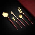 طقم ملاعق وشوك وسكاكين فاخر مطلي ذهبي – 30 قطعة